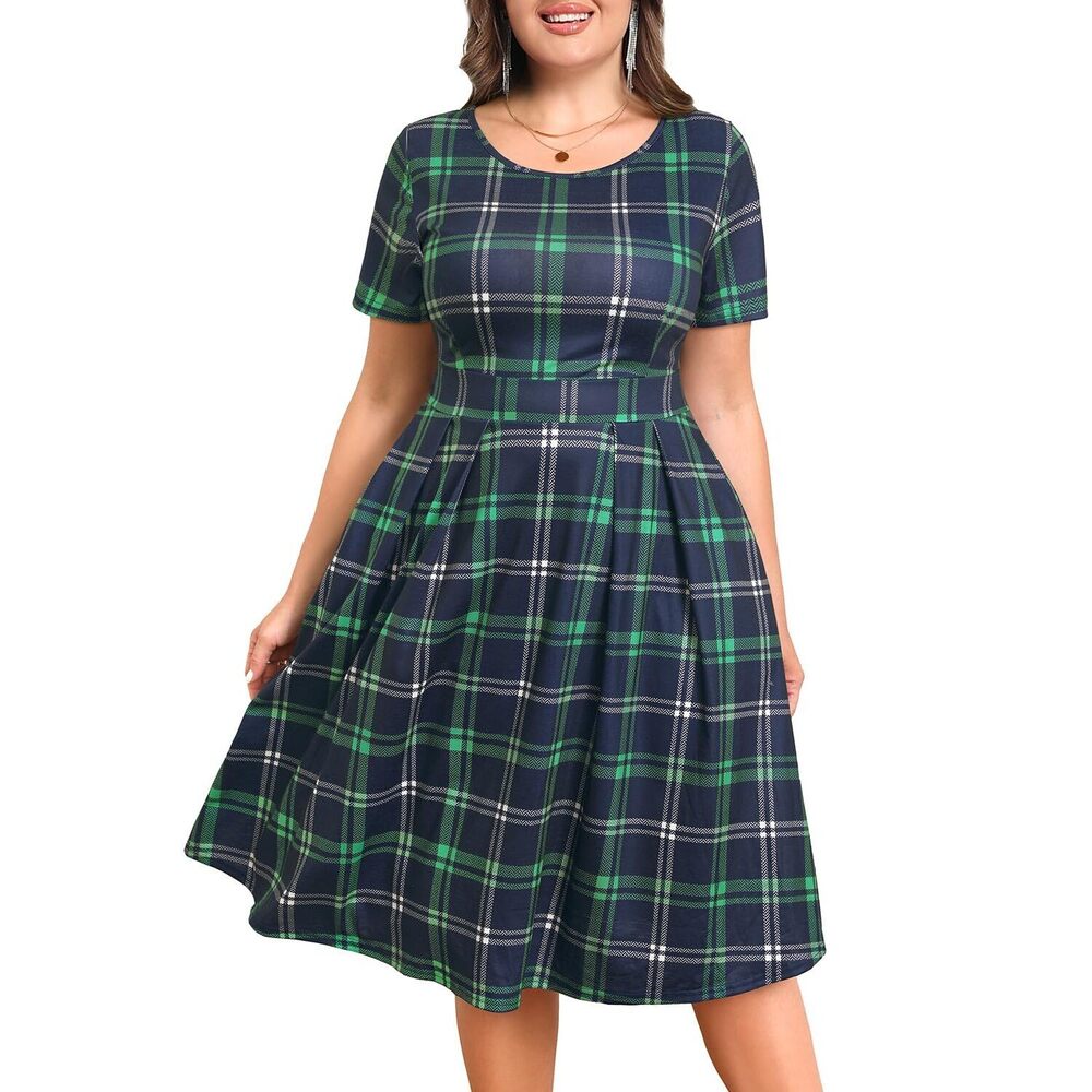 9530 Plus Size Christmas Dress — Xmas Buffalo Plaid Green Tartan Holiday